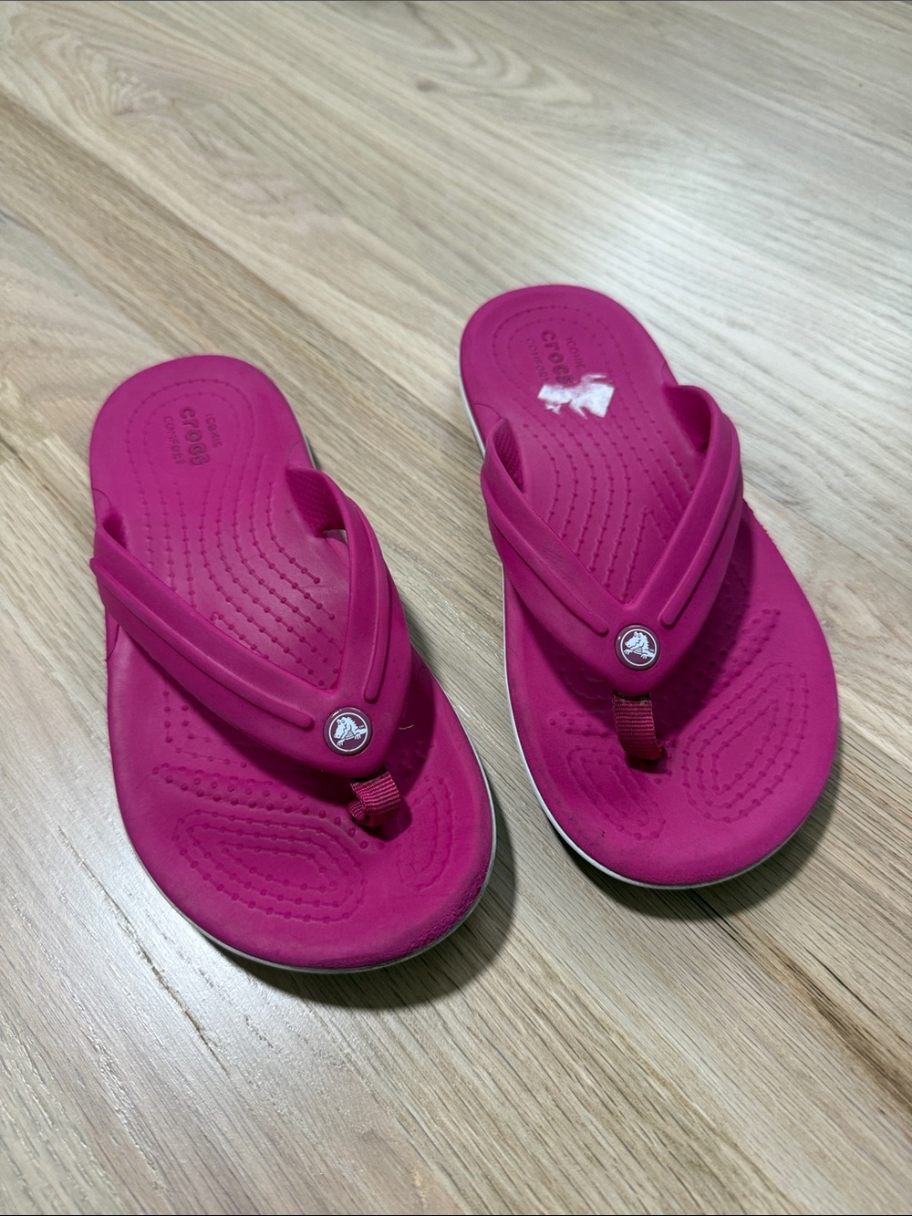 CROCS Magenta Thong Foam Flip Flop Sandals, Size 3 Junior Girls